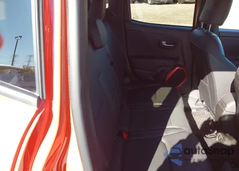 2017 Jeep Renegade Trailhawk 4X4 from USA, damaged, VIN ZACCJBCB2HPF95331